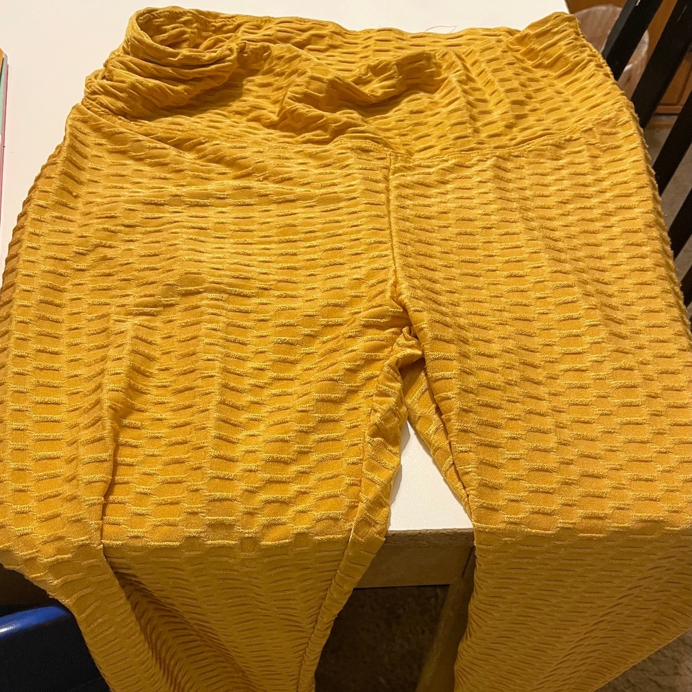 No comment plus leggings